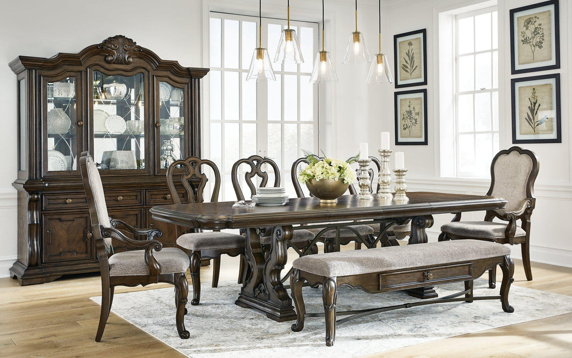 Maylee Dining Room Set