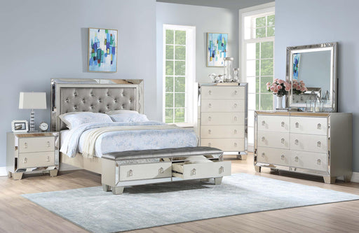 Mcraft E. King Bed W/Storage Bench/Silver in Silver image